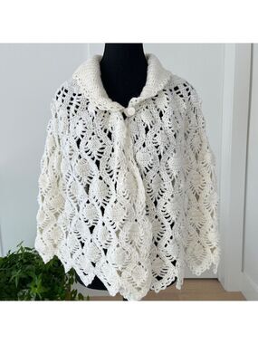 HANDMADE Crochet Cape Poncho Lacy Scallop Hem Feminine Fairycore